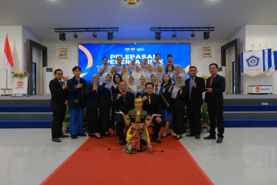 Momen Haru dan Bangga, Ratusan Siswa SMK Kesehatan Bhakti Wiyata dan SMK TI Pelita Nusantara Resmi Dilepas